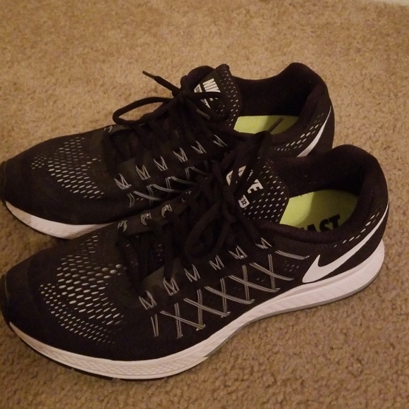 Nike Shoes Mens Black Zoom Pegasus 32 Poshmark Nike Shoes Mens Black Zoom Pegasus 32 Poshmark